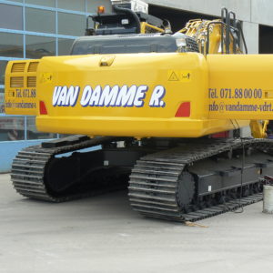 VanDammeR-Komatsu-01c