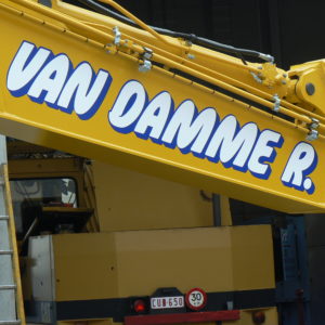 VanDammeR-Komatsu-01f